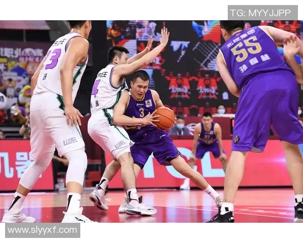 北京篮球队进攻战术解析与球员配合深度剖析